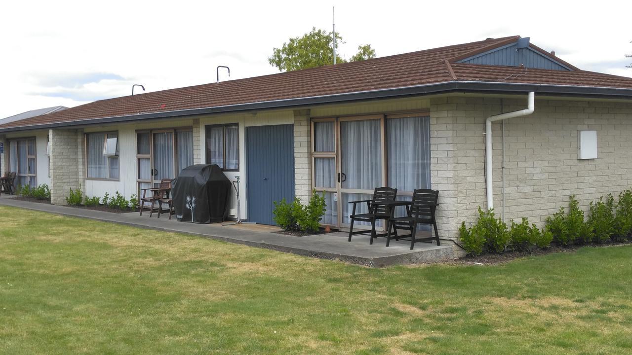 Cherry Grove Motel Havelock North Exterior photo