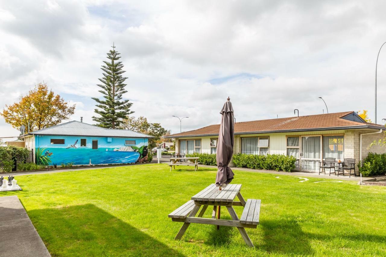 Cherry Grove Motel Havelock North Exterior photo